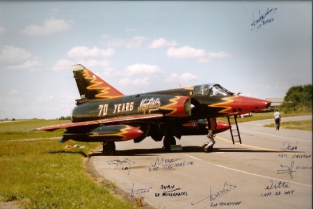 Ha souvenir! Un Mirage 5BR avant leur retraite...Merci Fred...